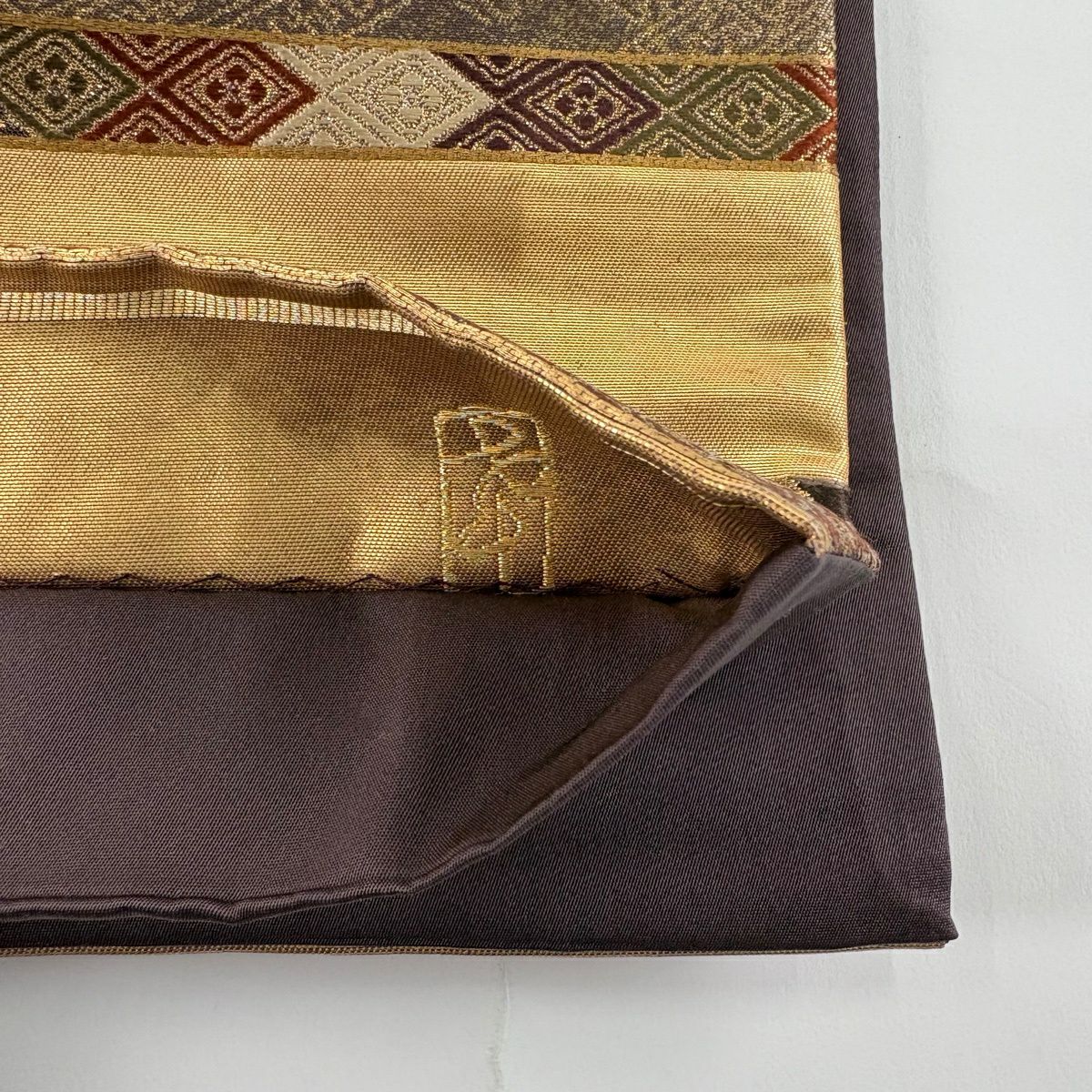 【美品】 袋帶 秀品級 加納幸 落款あり 蒔絵段重文 草花紋紋 縞 金絲 金金箔 金色 大鼓圖案 純蠶絲