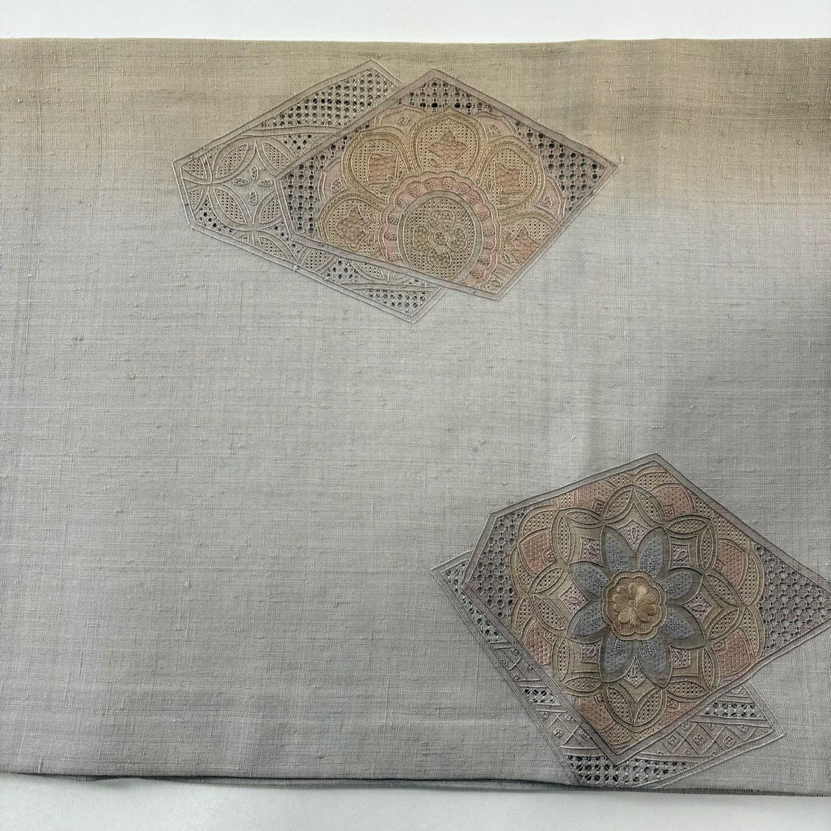 【美品】 袋帶 秀品級 紬織織 華紋 七寶刺繡 漸層 灰茶 大鼓圖案 純蠶絲