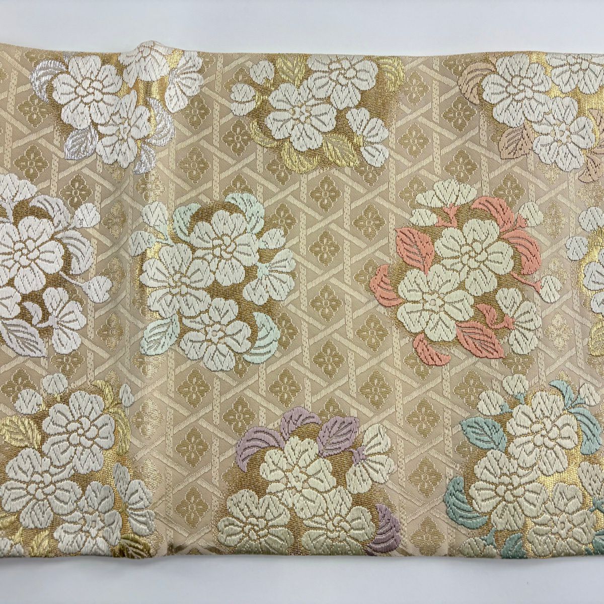 【美品】 袋帶 秀品級 草花紋紋 籠目 唐織 金金箔 米色 六通 純蠶絲