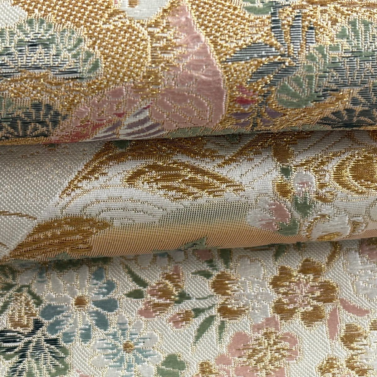 【美品】 袋帶 秀品級 大和 吉祥優美紋樣 花鳥 金金箔 唐織 奶油 六通 純蠶絲