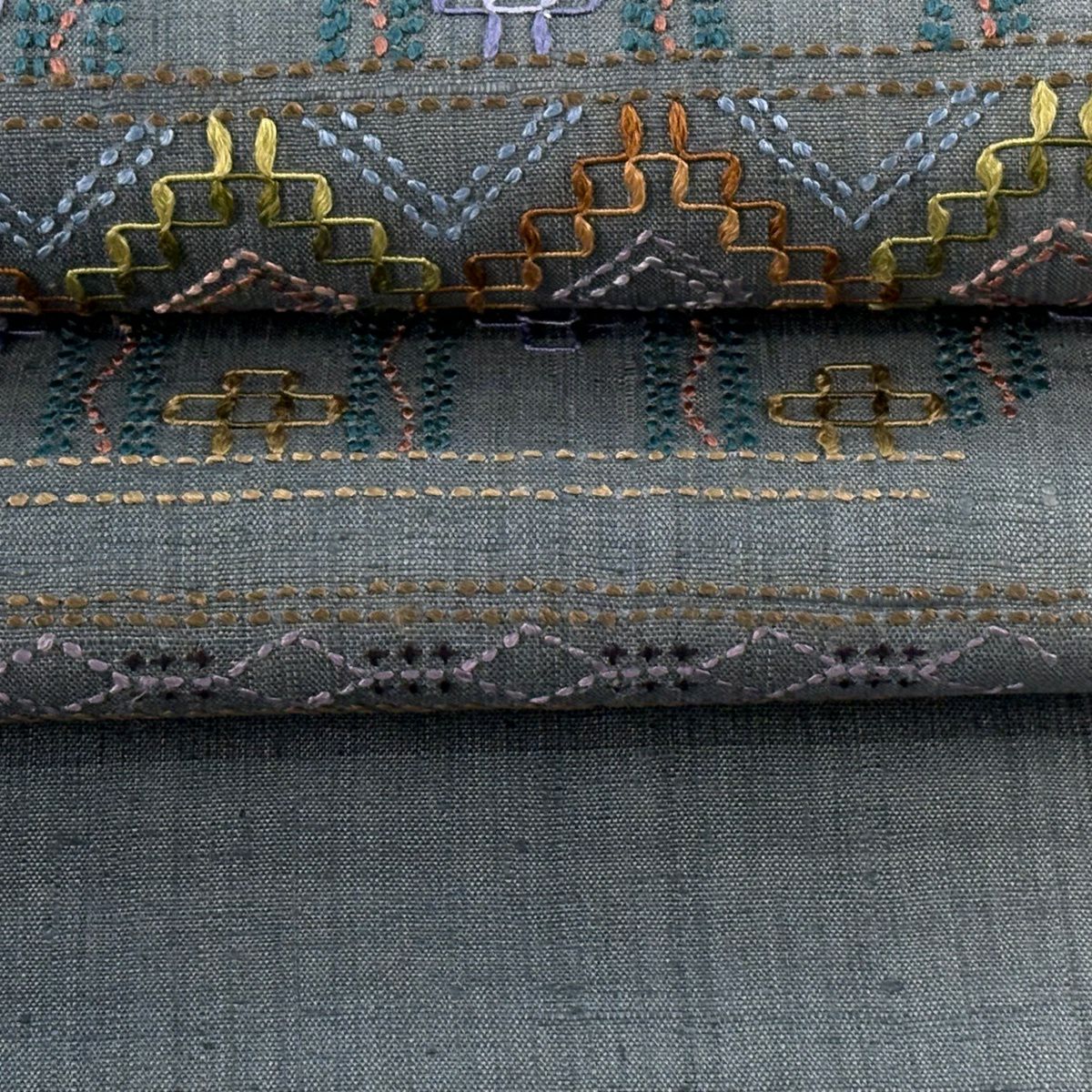 【美品】 袋帶 逸品級 紬織織 大和 菱形 幾何刺繡 刺子刺繡 灰綠 お太鼓圖案 純蠶絲