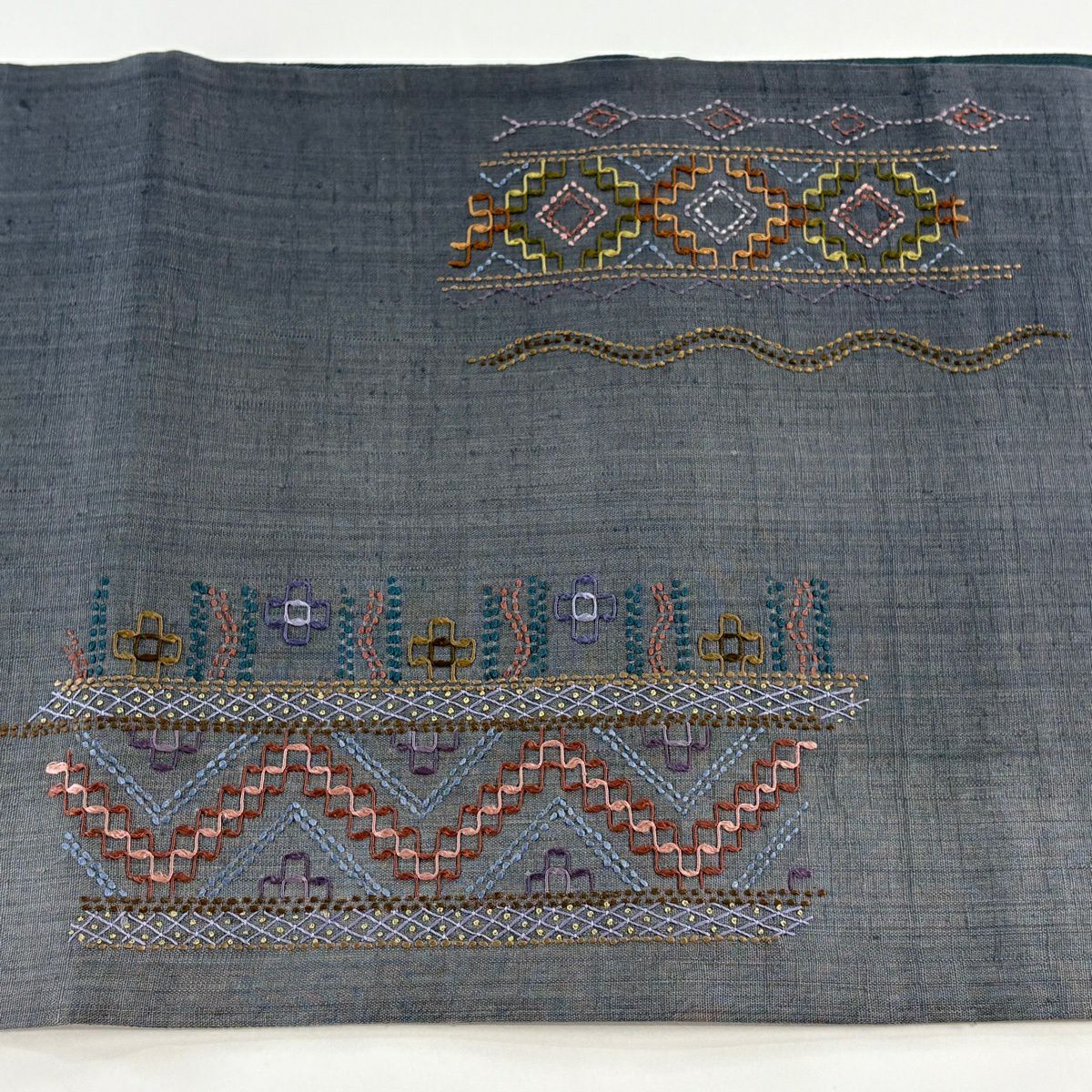【美品】 袋帶 逸品級 紬織織 大和 菱形 幾何刺繡 刺子刺繡 灰綠 お太鼓圖案 純蠶絲