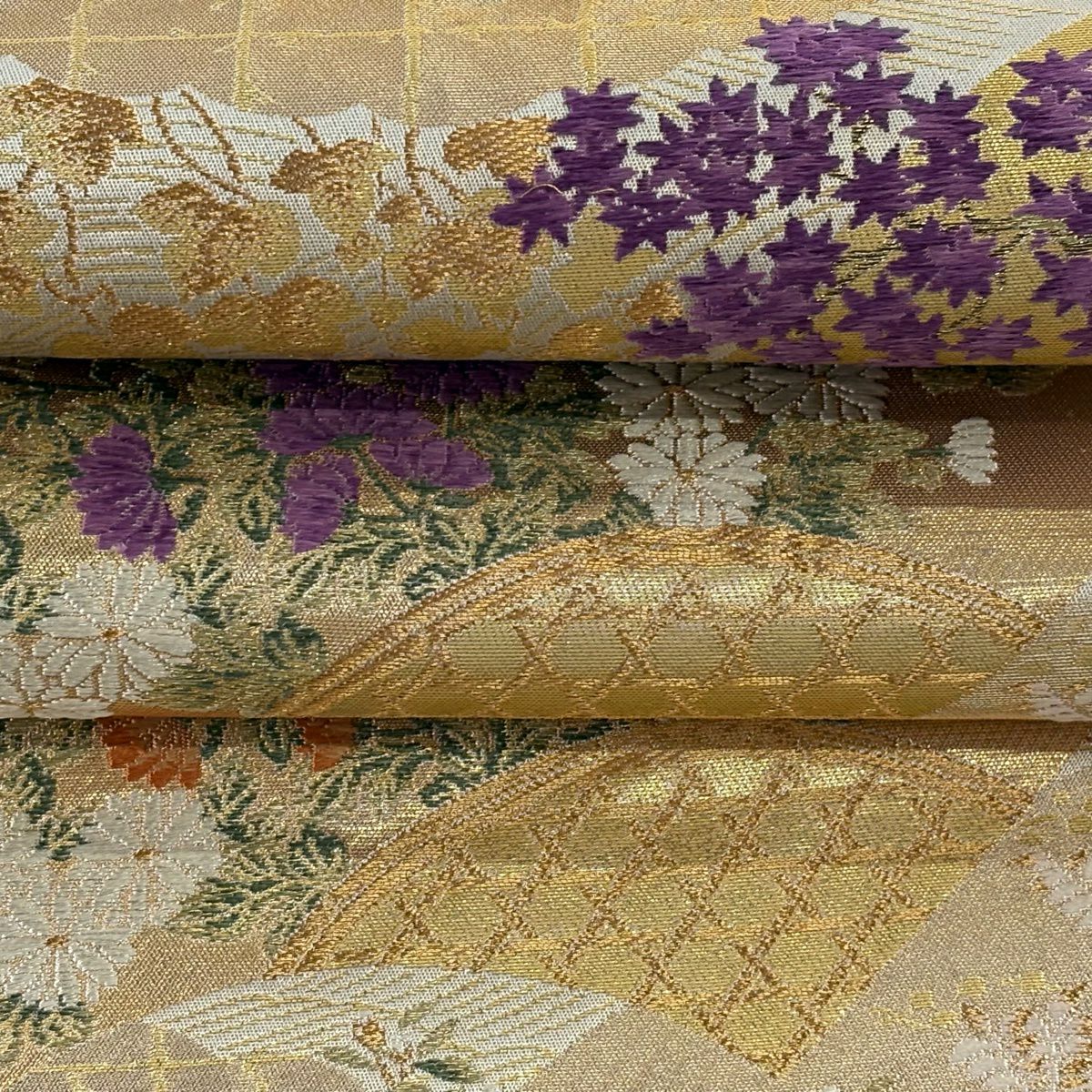 【美品】 袋帶 逸品級 じゅらく 落款あり じゅらく帝王紫 扇子面 菊花 金銀彩 金箔 灰白 お太鼓柄 純蠶絲