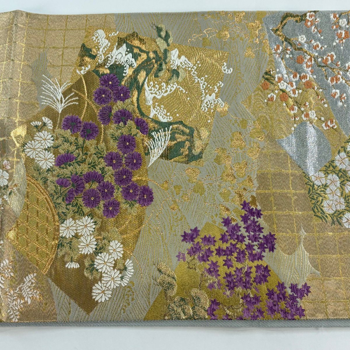【美品】 袋帶 逸品級 じゅらく 落款あり じゅらく帝王紫 扇子面 菊花 金銀彩 金箔 灰白 お太鼓柄 純蠶絲