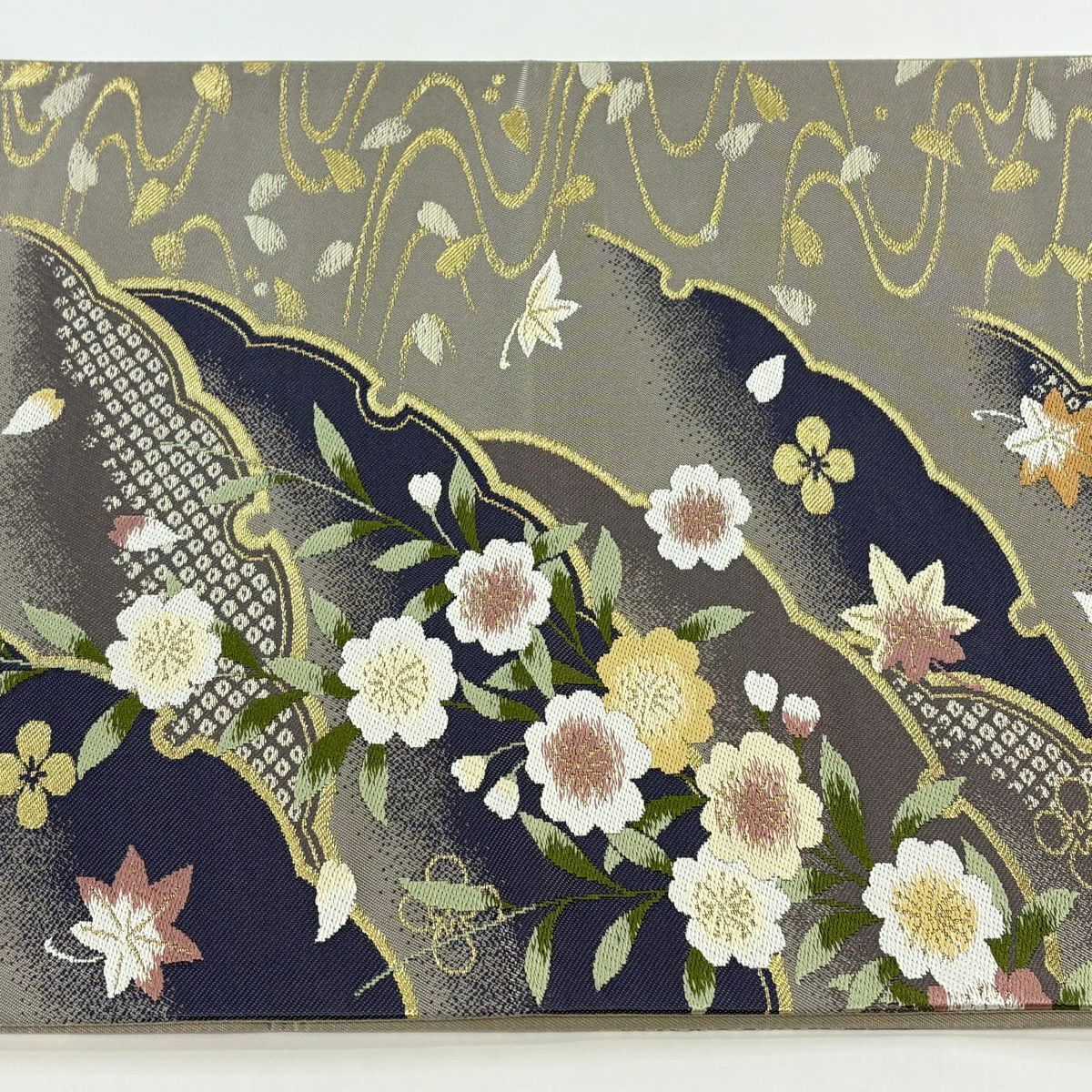 【美品】 袋帶 逸品級 坂東三津五郎 落款 花布季 大和 櫻楓 流水 金絲 灰色 六通 純蠶絲