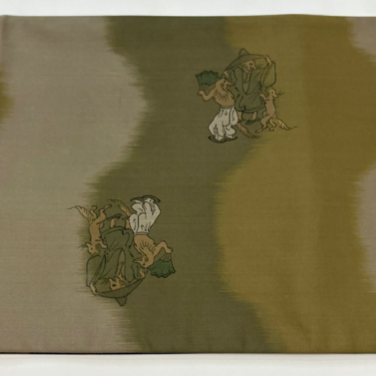 【美品】 袋帶 逸品級 鳥獸戲畫 茶綠 お太鼓圖案 純蠶絲