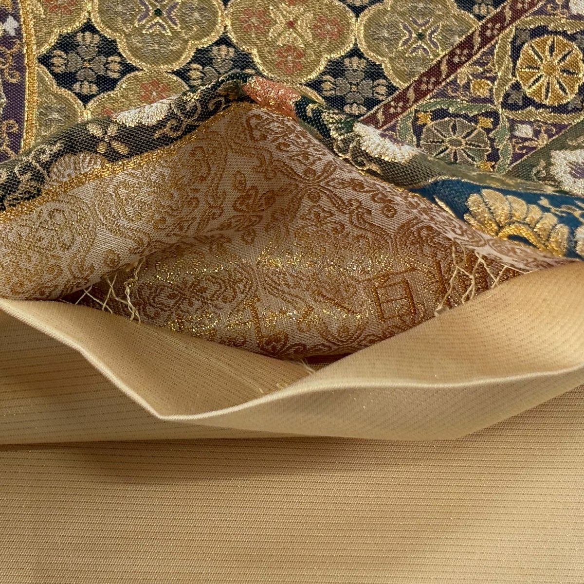 【美品】 袋帶 逸品級 壹千八百精細織 華紋 金絲 金金箔 黃土 深色 純蠶絲