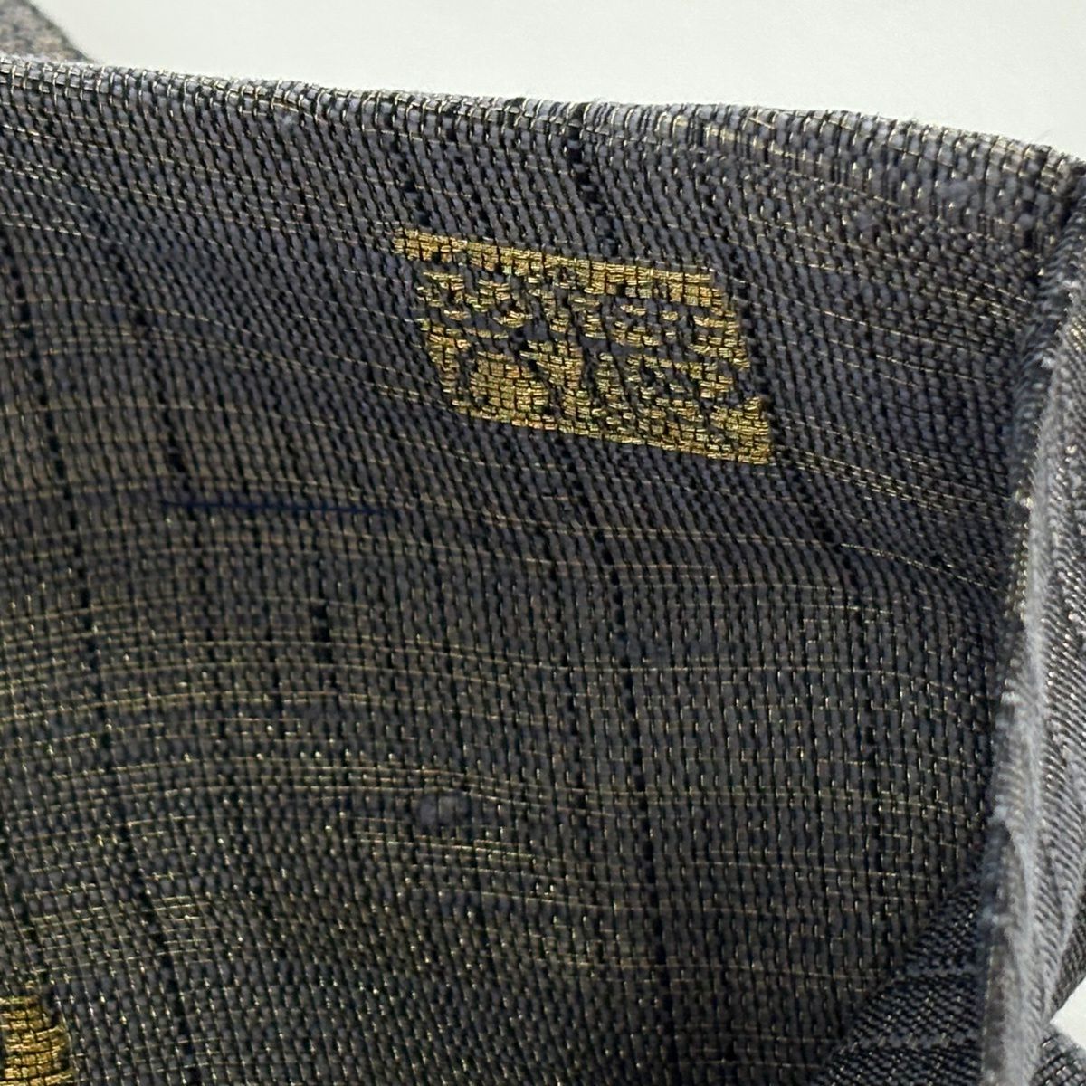 【美品】 袋帶 逸品級 渡文 落款あり 動物 さざ波 金糸 灰色 お太鼓柄 純蠶絲