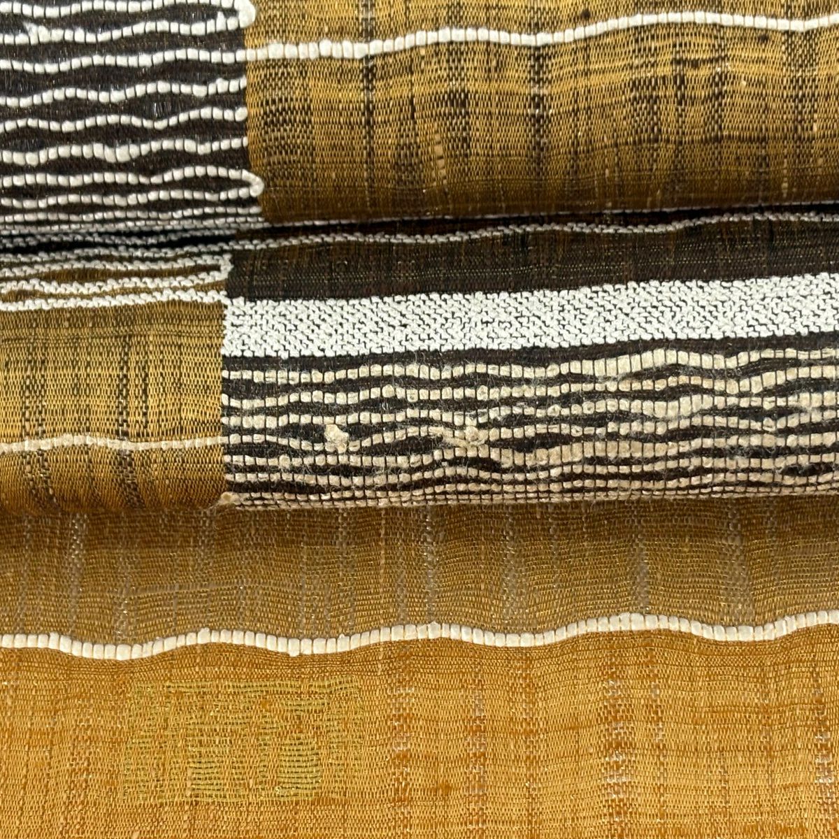 【美品】 袋帶 逸品級 渡文 附有落款 附有證書 斜條紋 金絲 山吹茶 紋樣 純蠶絲