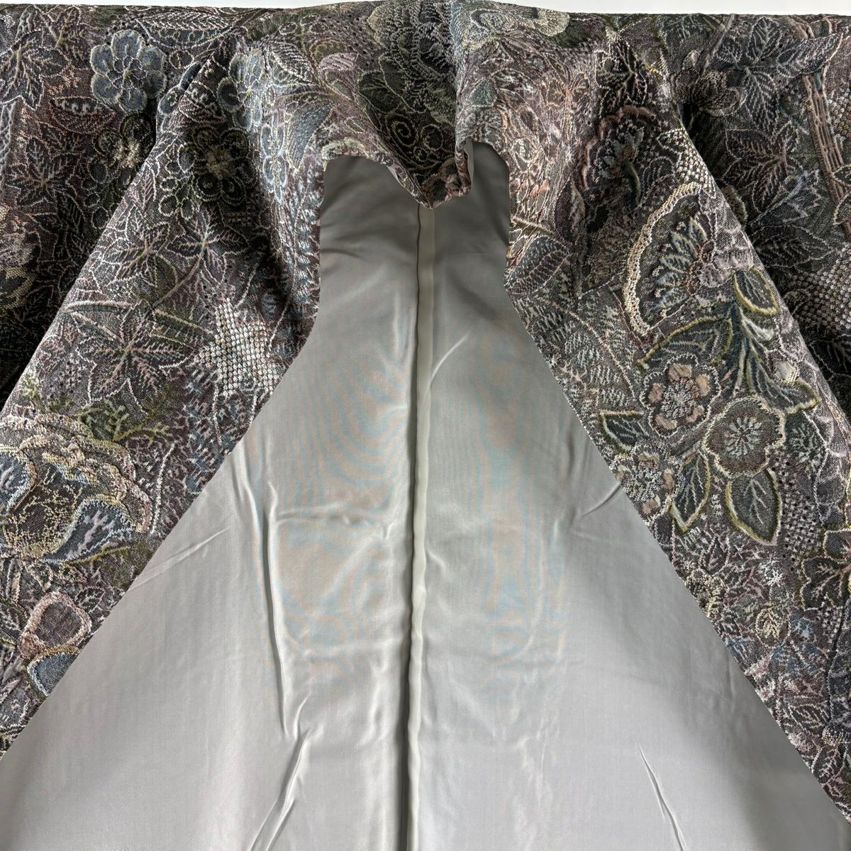 【美品】 小紋 身長159cm 袖長63cm S 雙層 山岡古都 有落款 草花紋紋 紗綾形紋意匠 灰紫 純蠶絲 逸品級