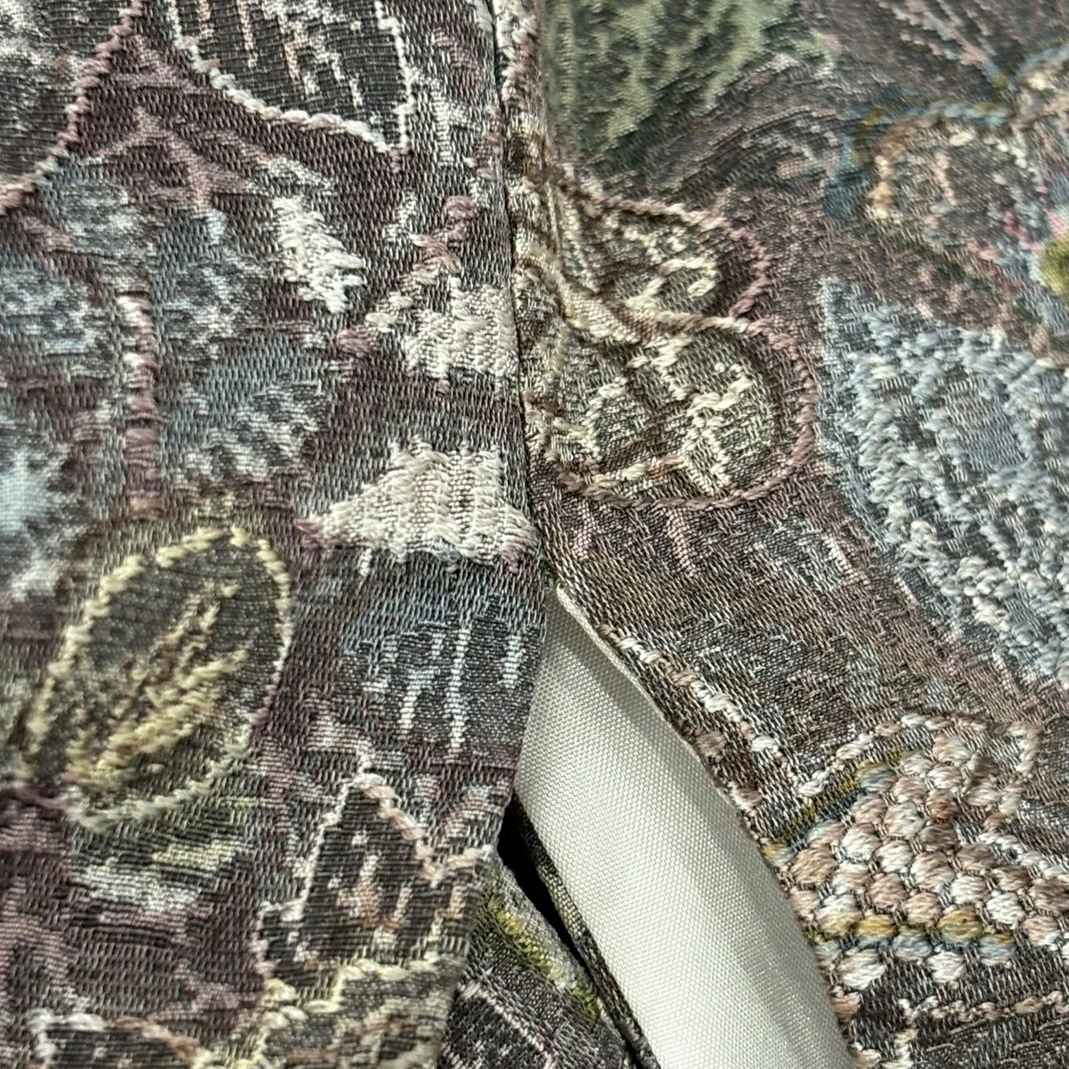 【美品】 小紋 身長159cm 袖長63cm S 雙層 山岡古都 有落款 草花紋紋 紗綾形紋意匠 灰紫 純蠶絲 逸品級