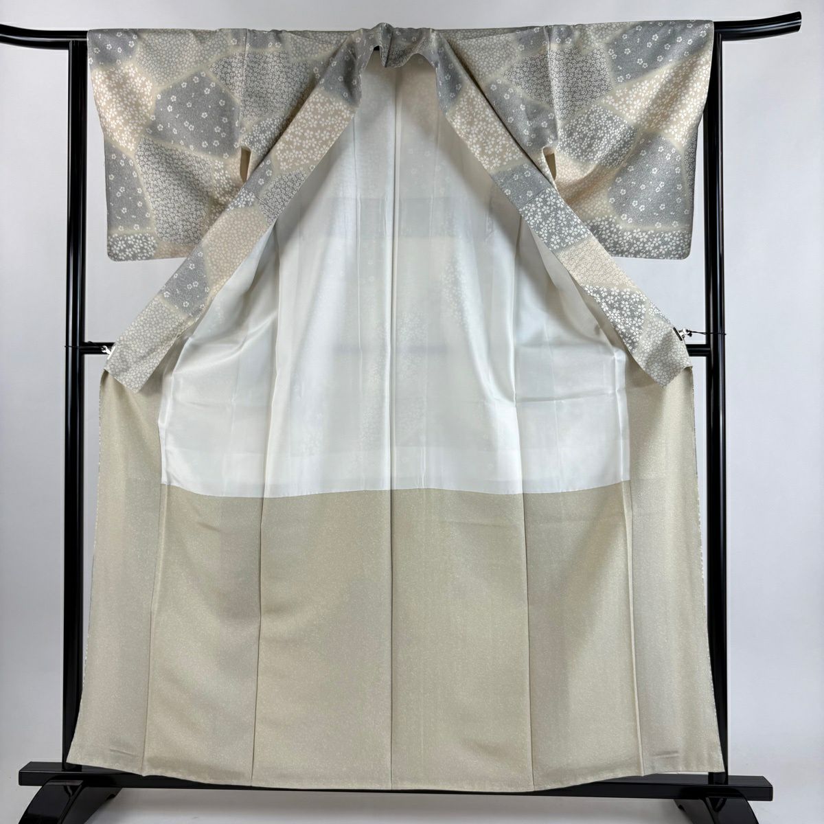 【美品】 小紋 身長160cm 袖長64cm M 雙層 牛首紬織織地 落款あり 證書あり 櫻花 小花 米色 純蠶絲 逸品級