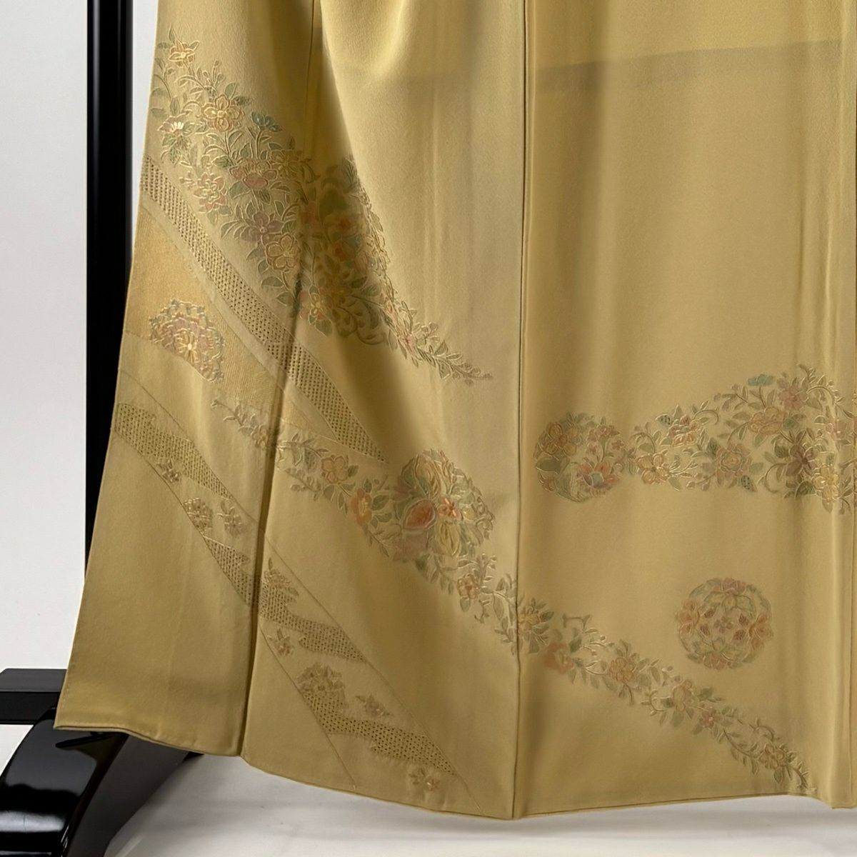 訪問服 身長165cm 袖長68cm L 雙層 華紋 草花紋紋 刺繡 黃色 純蠶絲 秀品級