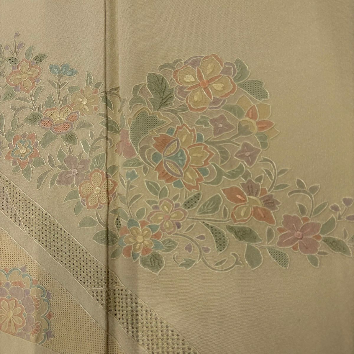 訪問服 身長165cm 袖長68cm L 雙層 華紋 草花紋紋 刺繡 黃色 純蠶絲 秀品級