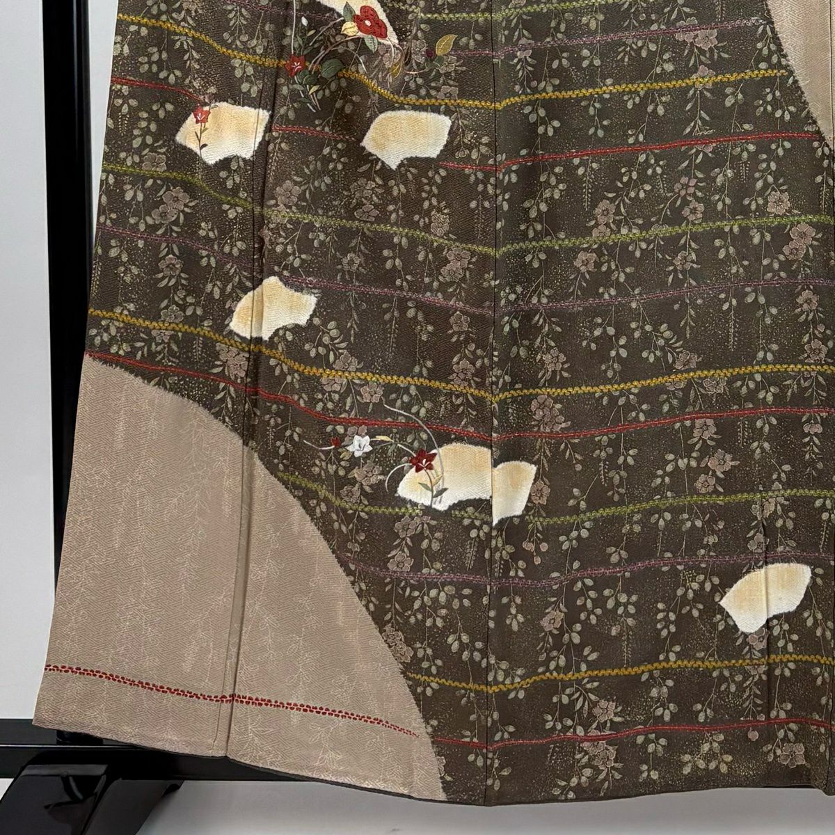【美品】訪問服 身長159cm 袖長66cm M 雙層 扇子面 椿 金糸刺繡 薄茶 純蠶絲 秀品級