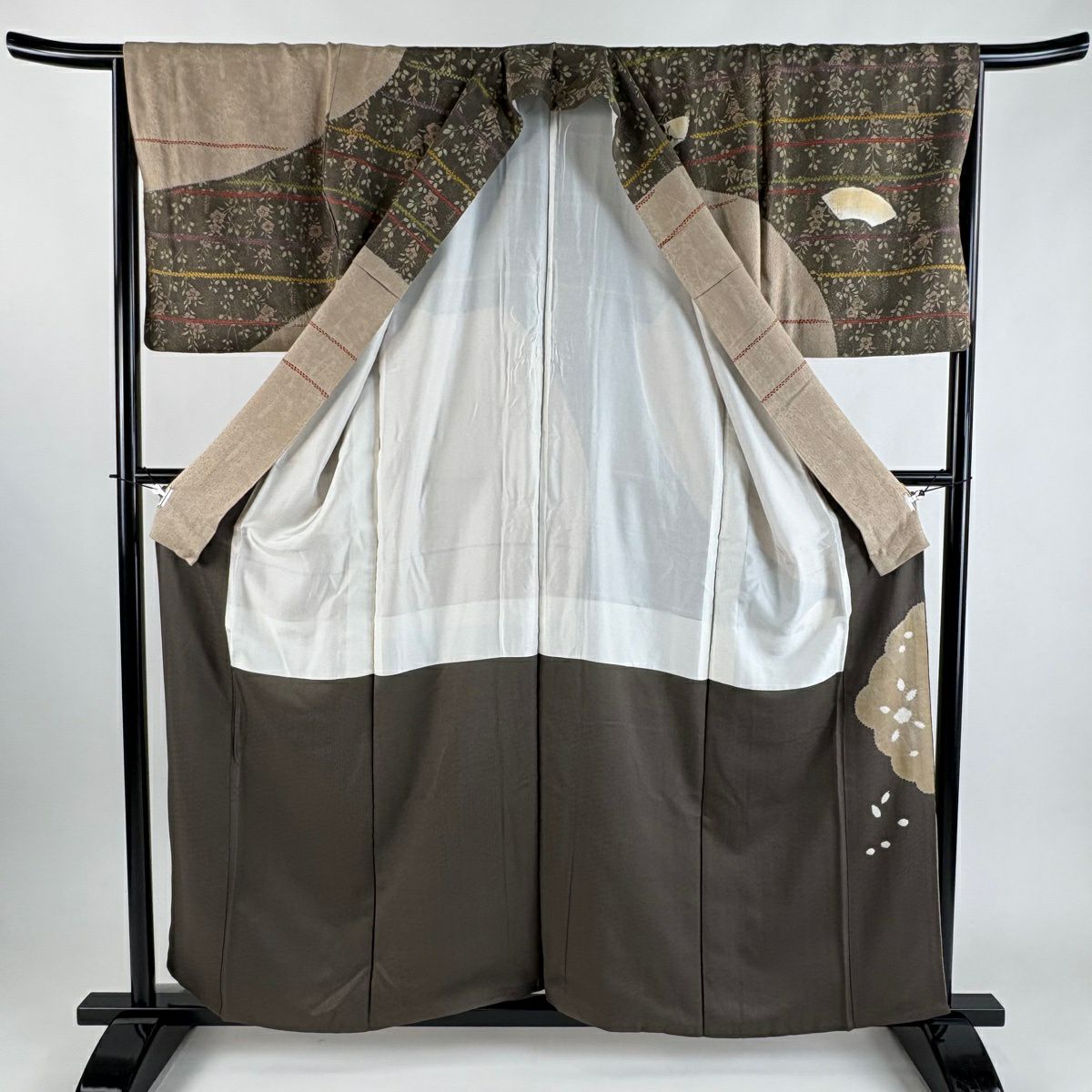 【美品】訪問服 身長159cm 袖長66cm M 雙層 扇子面 椿 金糸刺繡 薄茶 純蠶絲 秀品級