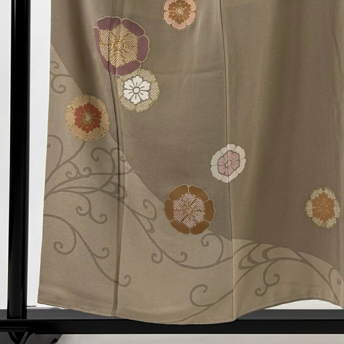 【美品】訪問服 身長152cm 袖長64cm M 雙層 花唐草紋 絞染 金彩裝飾 薄茶 純蠶絲 秀品級