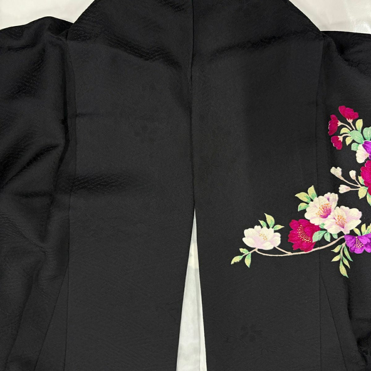 【美品】振袖禮服 身長161cm 袖長67cm M 雙層 草花紋紋 流水 金絲 金銀彩 黑 純蠶絲 秀品級