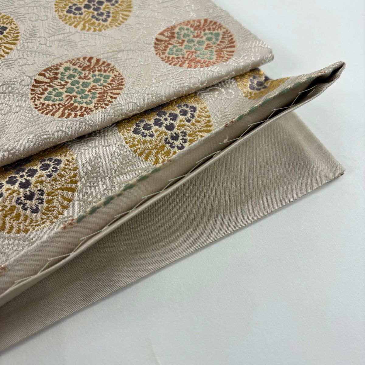 【美品】 袋帶 秀品級 圓文 花菱 金金箔 米色 六通 純蠶絲