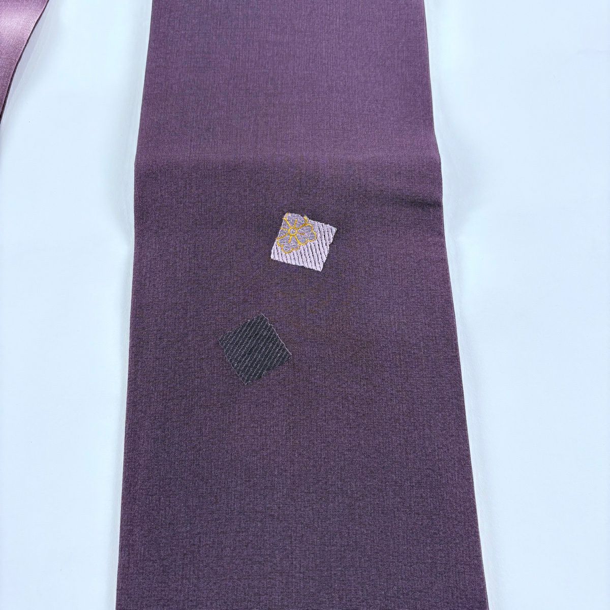 【美品】 名古屋帶 秀品級 破裂色紙 霞 金絲 刺繡 紫 純蠶絲