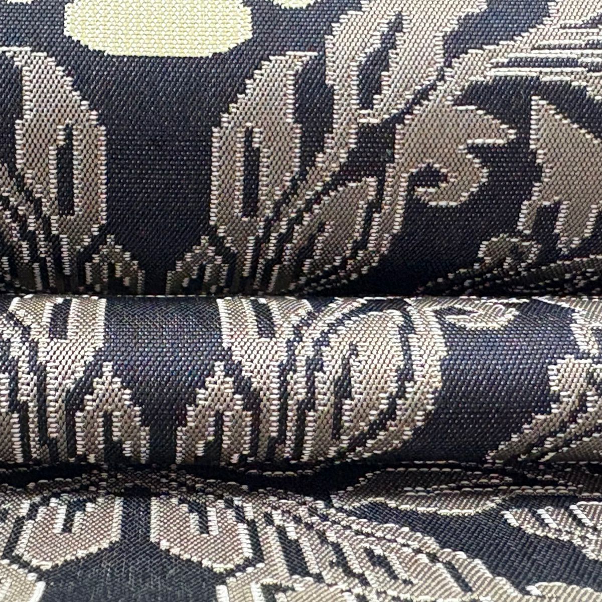【美品】 袋帶 逸品級 人間國寶 北村武資 落款 草花紋 墨色 六通 純蠶絲