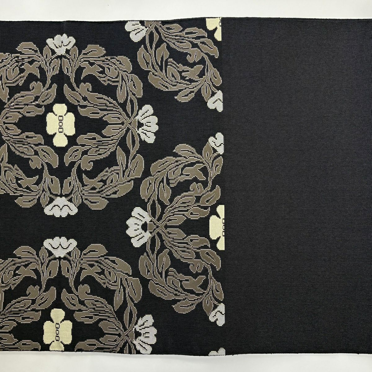 【美品】 袋帶 逸品級 人間國寶 北村武資 落款 草花紋 墨色 六通 純蠶絲