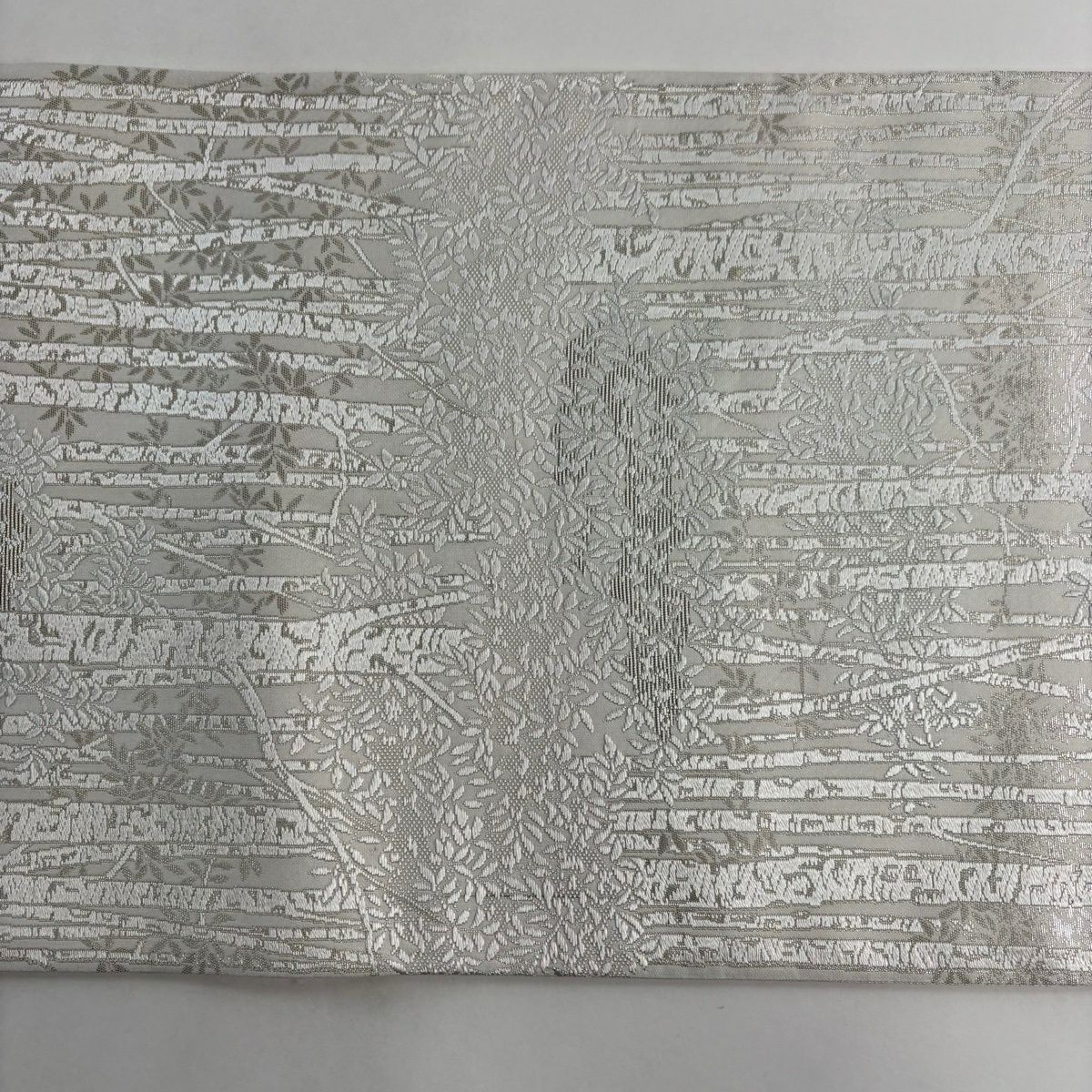 【美品】 袋帶 名品級 新小石丸 樹木 金金箔 白 六通 純蠶絲