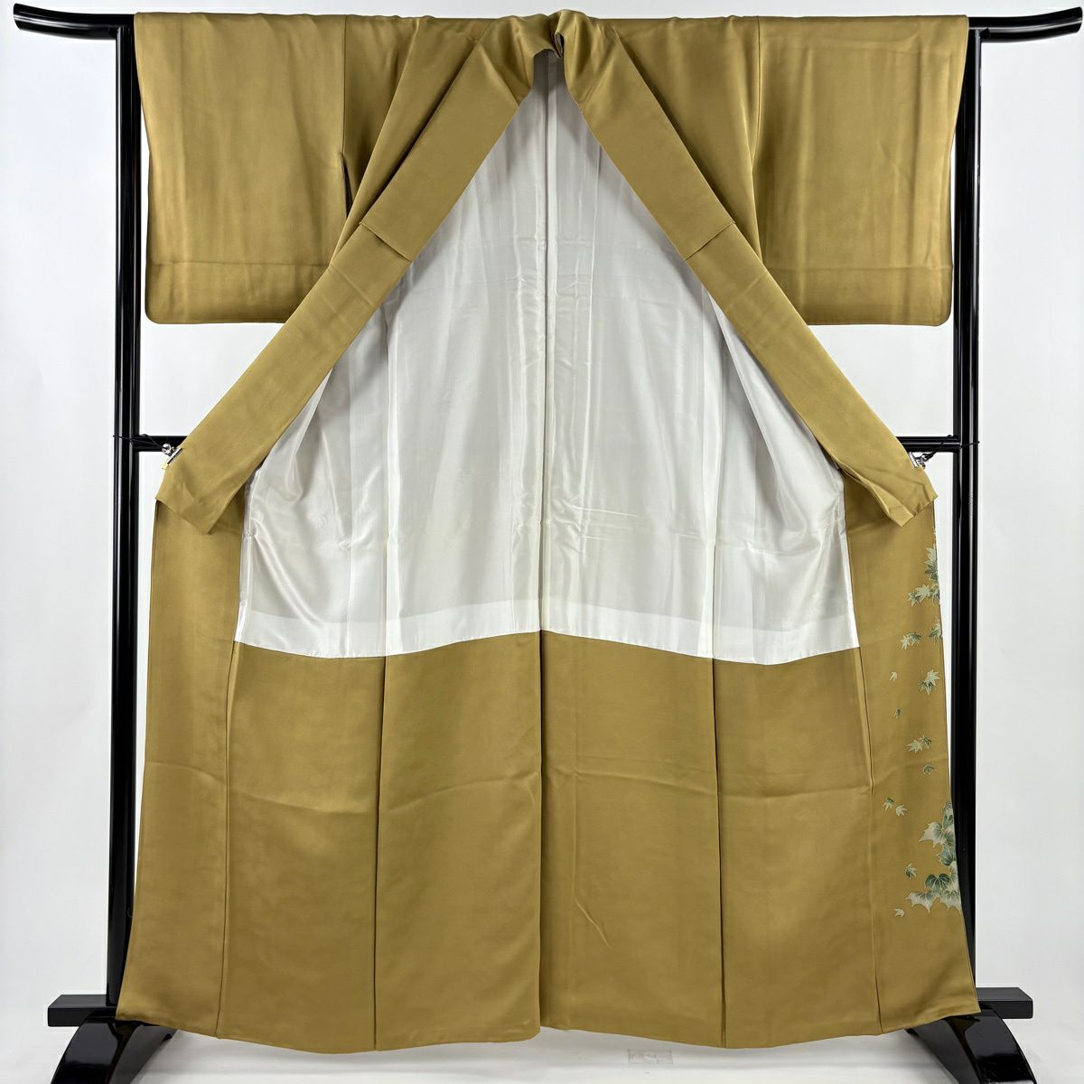 【美品】 留袖禮服禮服 身長161cm 袖長64cm M 雙層 落款あり 枝花 楓 金銀彩 金絲 鶯色 純蠶絲 名品級 一つ紋