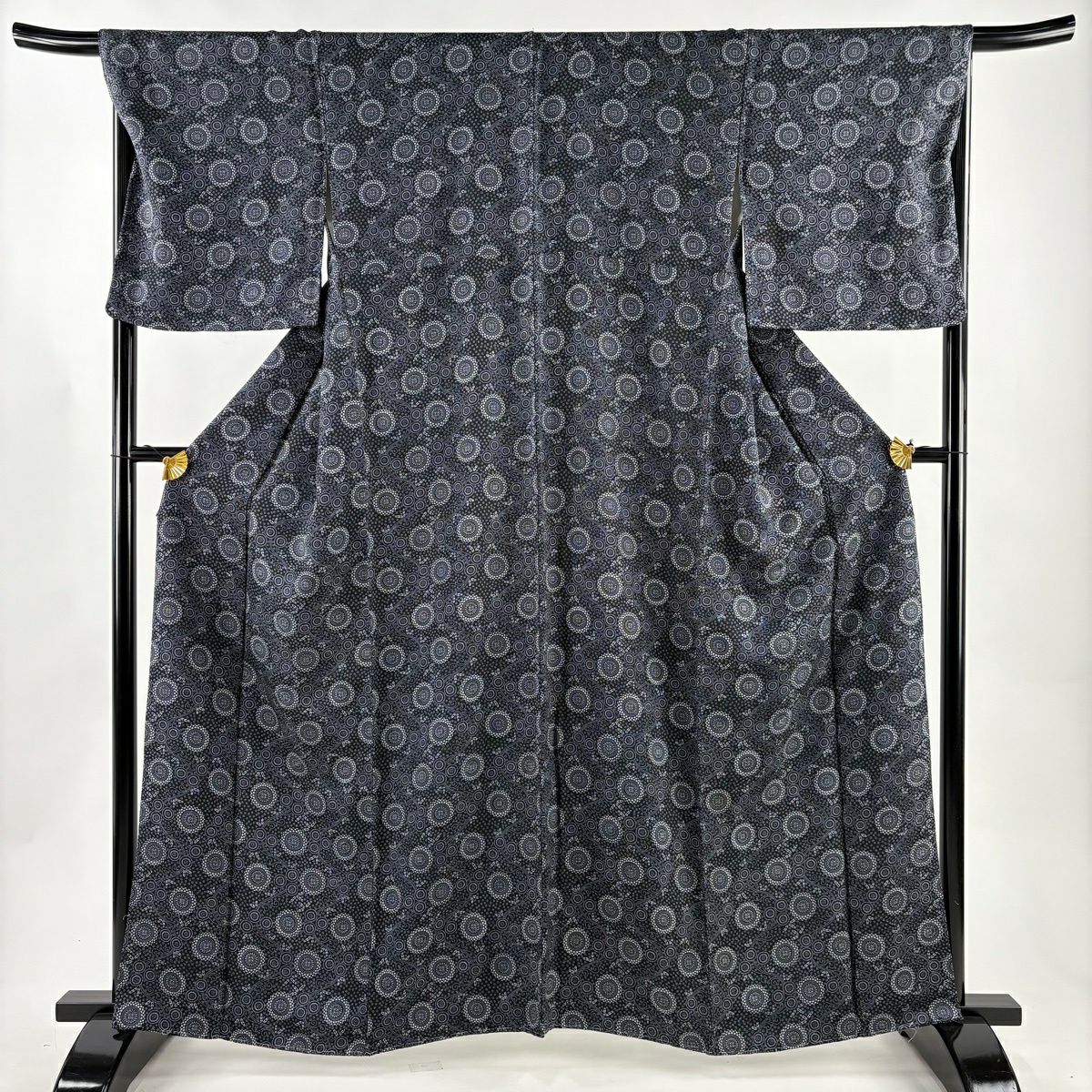 【美品】 小紋 身長161.5cm 袖長68cm L 雙層 菊花 墨 黑 純蠶絲 名品級