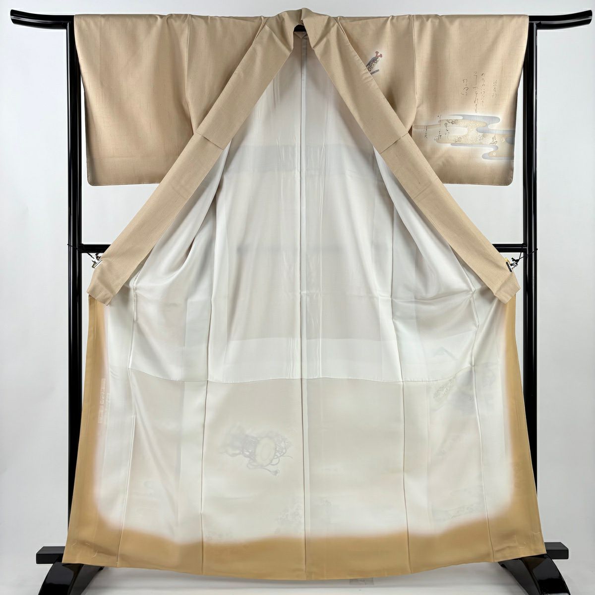 【美品】 付下 身長165.5cm 袖長64cm M 雙層 樽本伊勢蔵 結城紬織織地 落款あり 証紙あり 琵琶 文字文 金銀彩 漸變 薄茶 純蠶絲 名品級