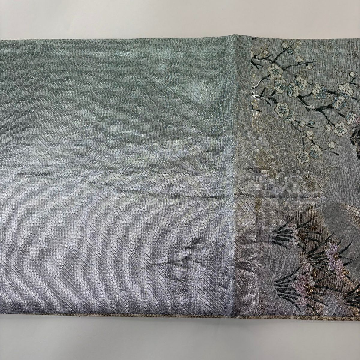 【美品】 袋帶 秀品級 草花紋 蝶 金金箔 銀 六通 純蠶絲