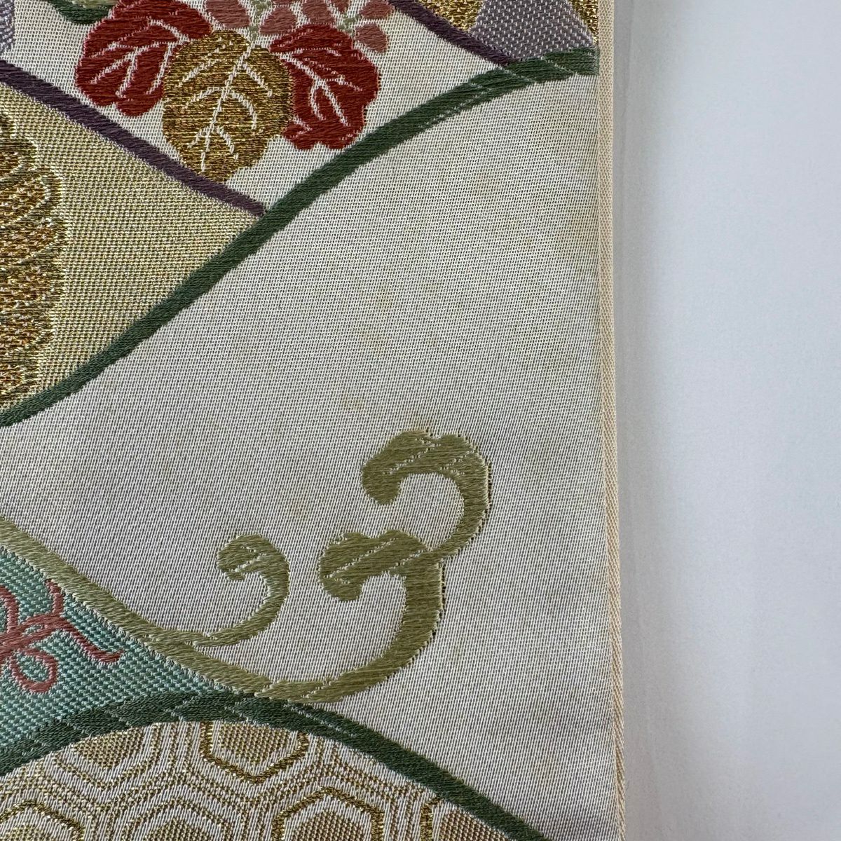 袋帶 秀品級 有落款 關西仕立 松樹竹子梅花 寶盡くし 金絲 刺繡 奶油色 六通 純蠶絲