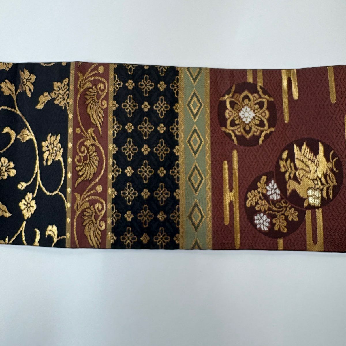 【美品】 名古屋帶 秀品級 花鳥 動物 金金箔 金絲 黑 純蠶絲