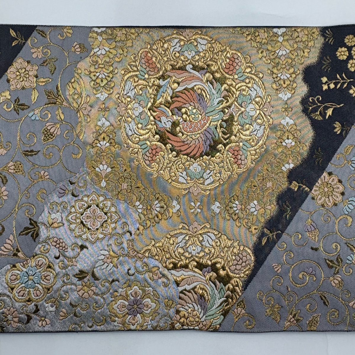 【美品】 袋帶 秀品級 服部織物 落款あり 華紋 鳳凰 金糸 金金箔 灰色 六通 純蠶絲