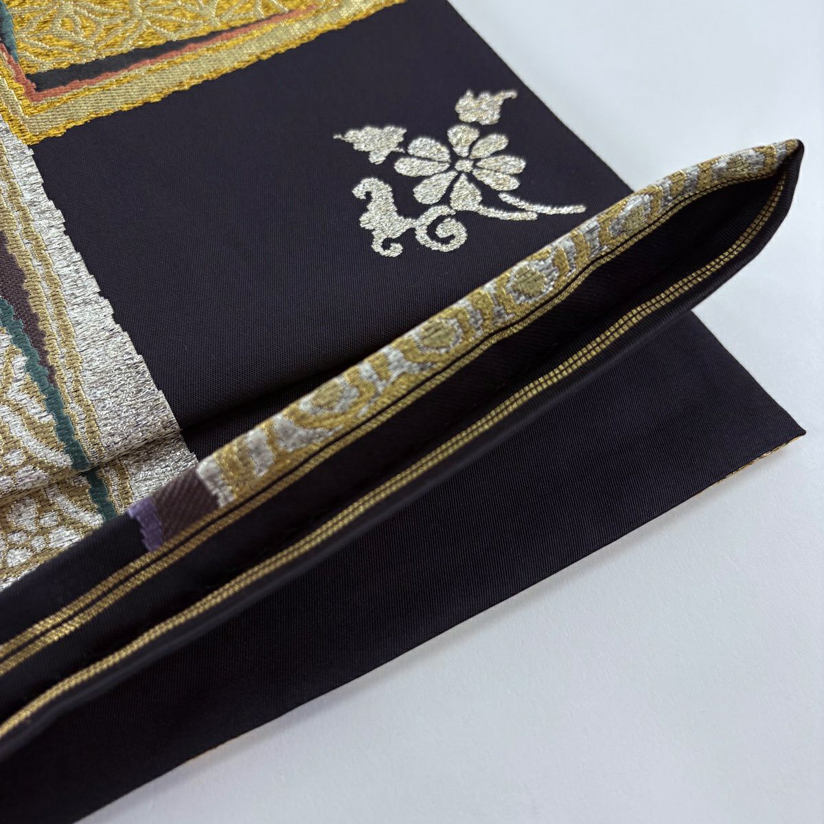 【美品】 袋帶 秀品級 有職紋樣 花 金絲 金金箔 黑 六通 純蠶絲