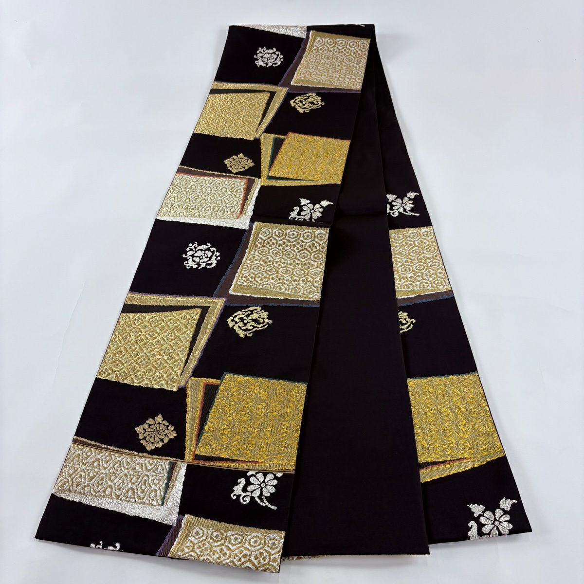 【美品】 袋帶 秀品級 有職紋樣 花 金絲 金金箔 黑 六通 純蠶絲