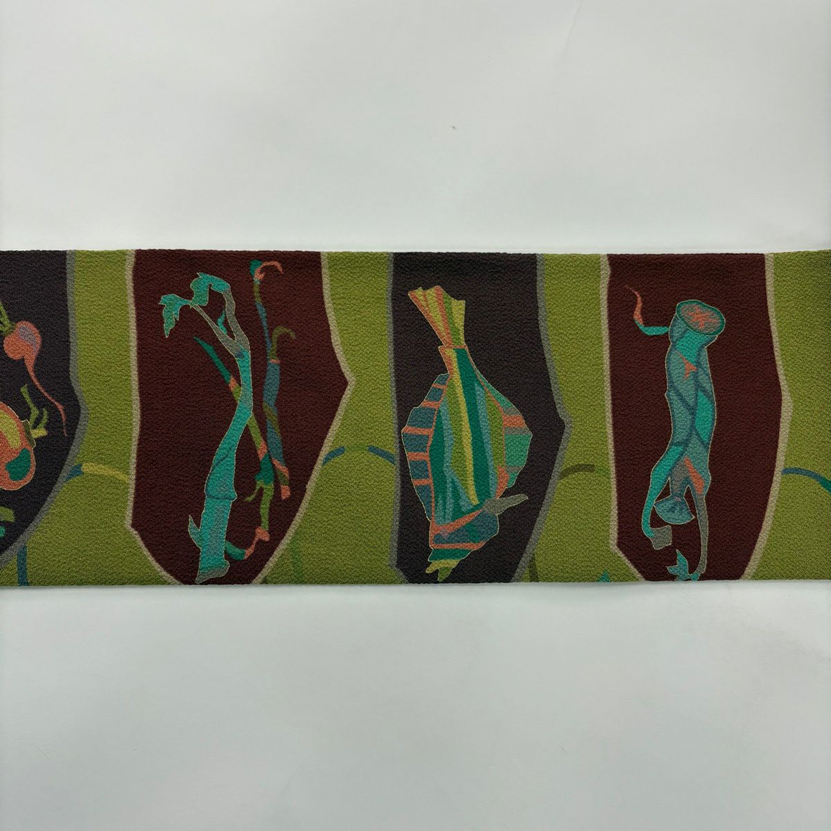【美品】 名古屋帶 秀品級 魚 生物 縮緬 よもぎ色 純蠶絲