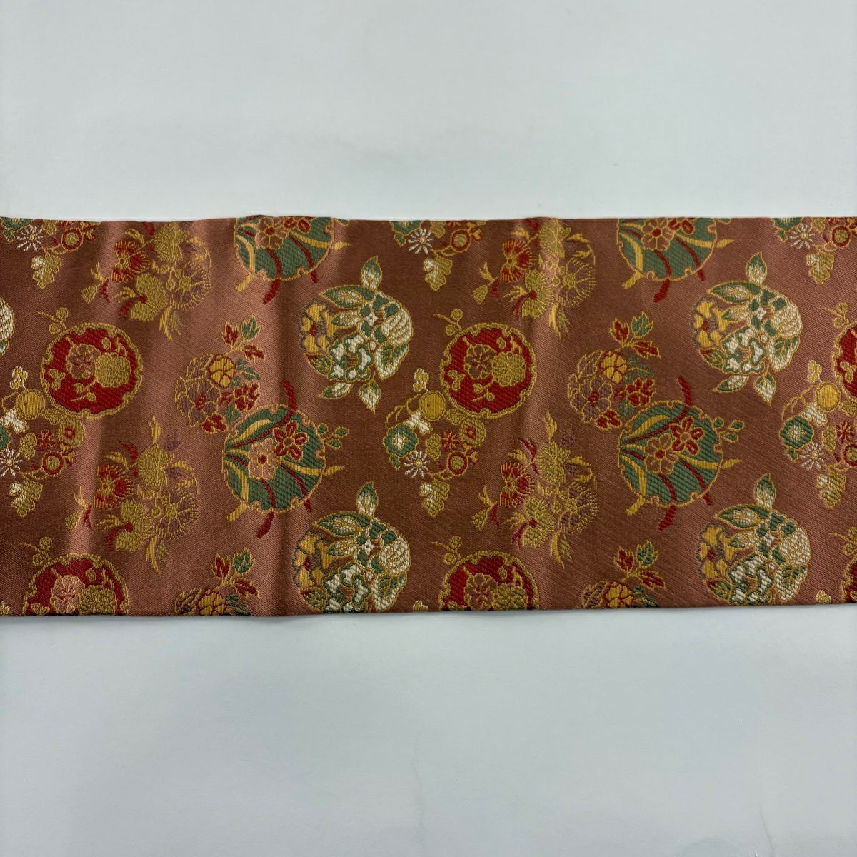 【美品】 名古屋帶 秀品級 雪輪 草花紋 金彩裝飾 粉米色 純蠶絲