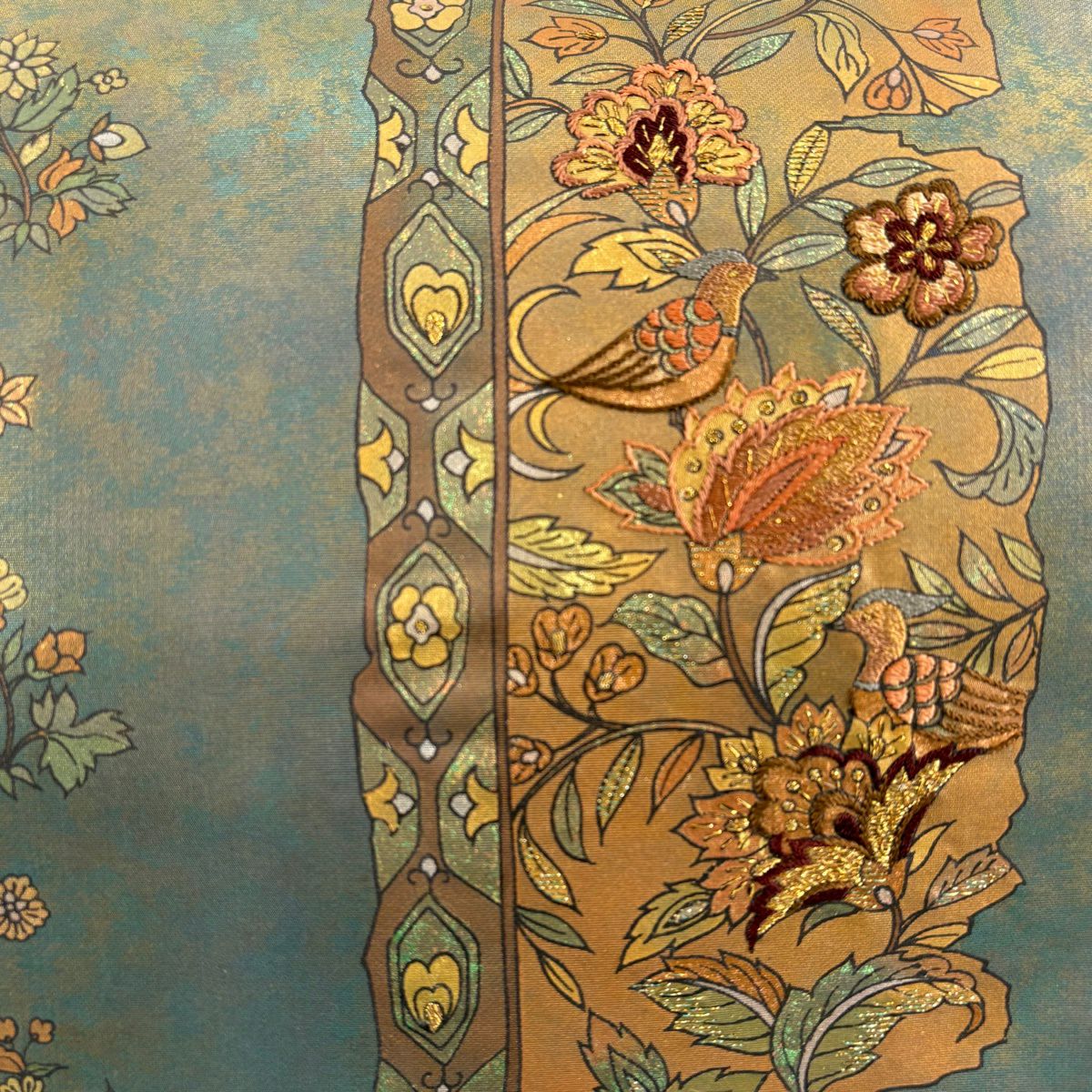 【美品】 袋帶 秀品級 花唐草紋 鳥 刺繡 金金箔 灰綠 六通 純蠶絲