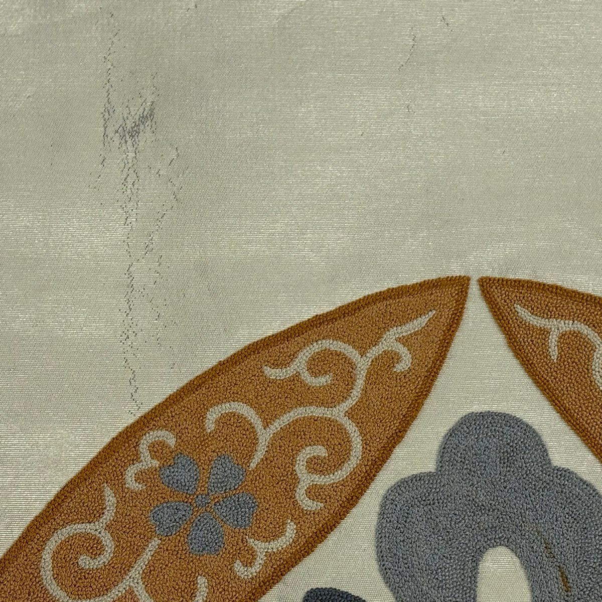 袋帶 秀品級 七寶 花菱 相良刺繡 金金箔 奶油色 大鼓圖案 純蠶絲