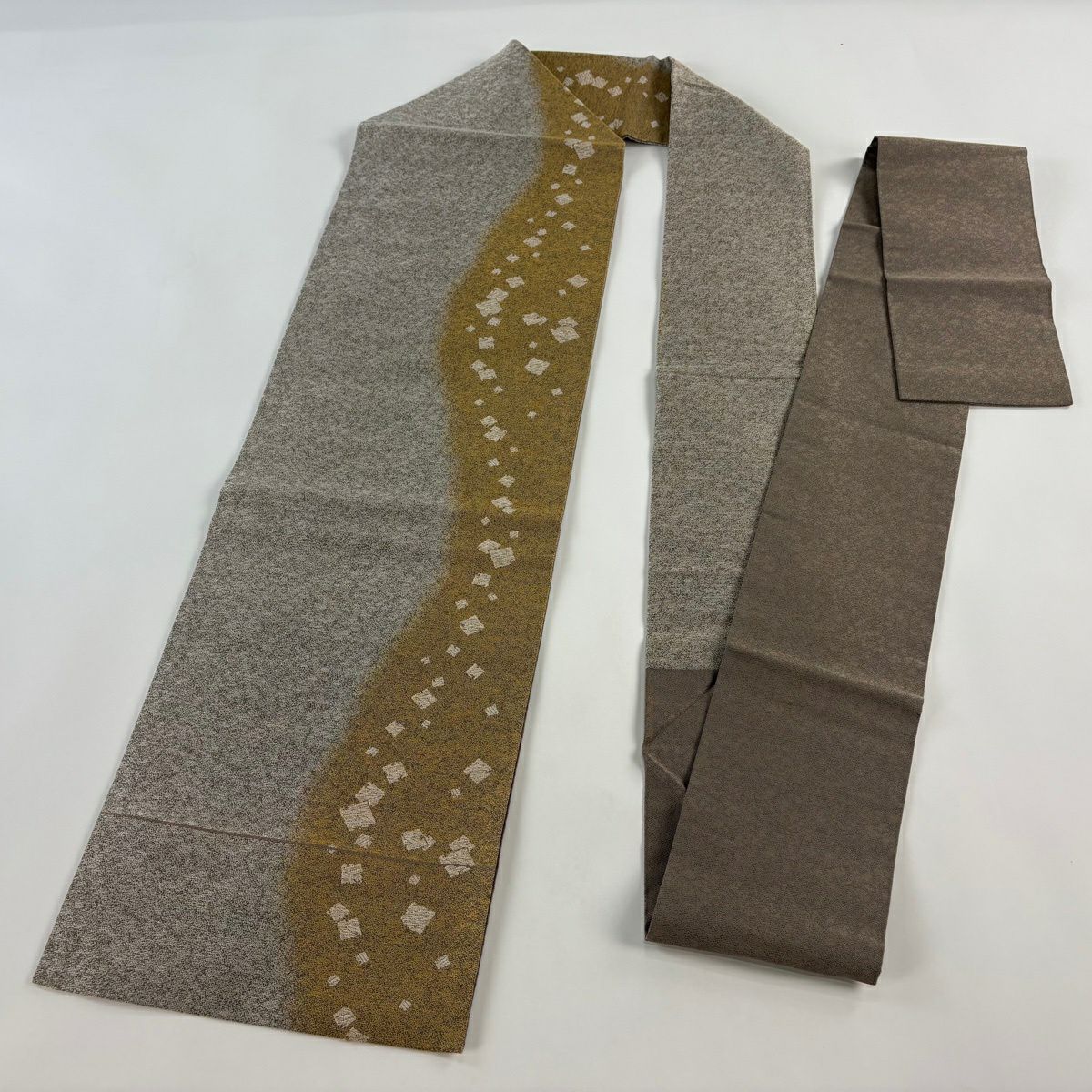 【美品】 名古屋帶 秀品級 金金箔散花紋 金線 山吹茶 純蠶絲