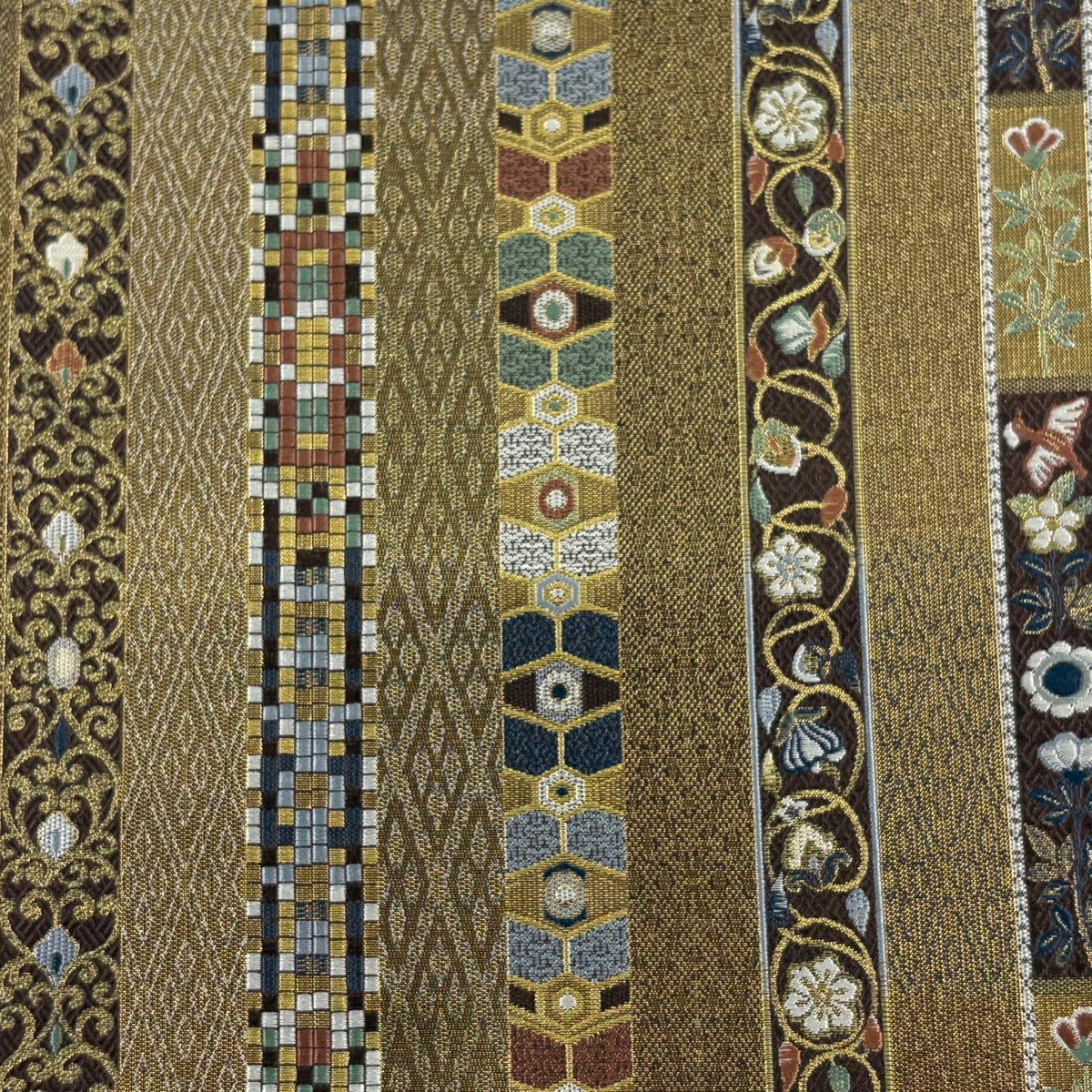 【美品】 袋帶 秀品級 縞 草花紋 金金箔 金茶 六通 純蠶絲