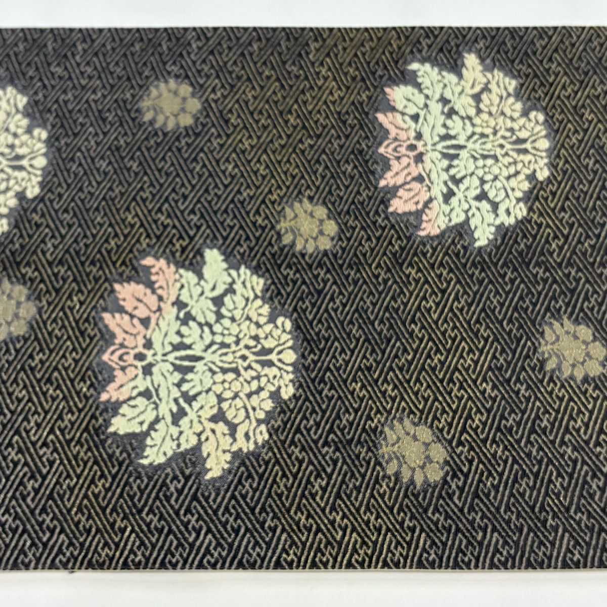 【美品】 袋帶 秀品級 草花紋紋 紗綾形 刺繡 金金箔 灰色 六通 純蠶絲
