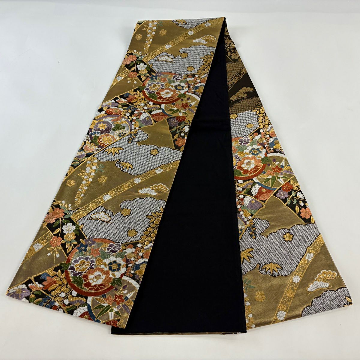 【美品】 袋帶 秀品級 振袖禮服禮服用 牡丹 草花紋 金糸 刺繡 黑 六通 純蠶絲