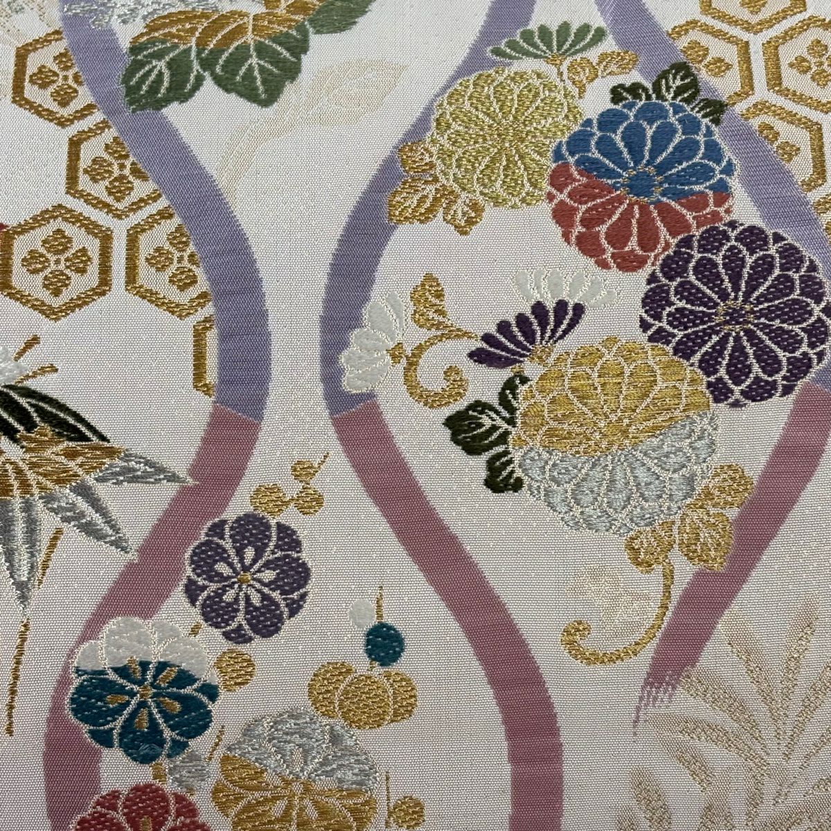 【美品】 袋帶 秀品級 春秋草花紋紋 松樹竹子梅花 金銀絲 唐織 米色 六通 純蠶絲