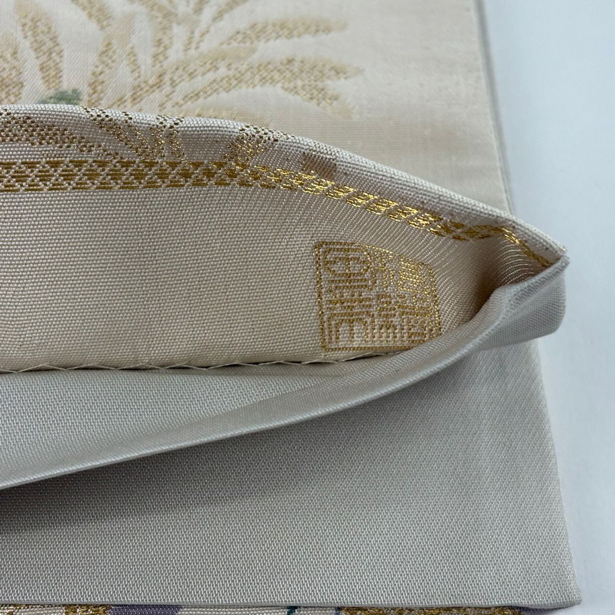 【美品】 袋帶 秀品級 春秋草花紋紋 松樹竹子梅花 金銀絲 唐織 米色 六通 純蠶絲