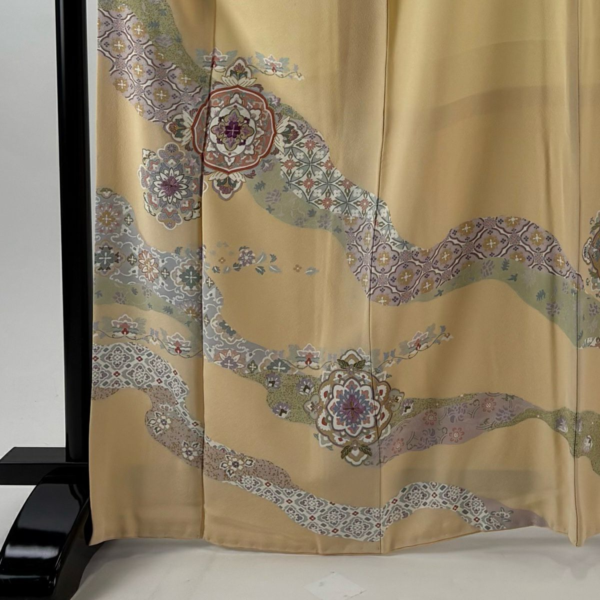訪問服 身長167cm 袖長62cm S 雙層 帝王紫 落款あり 華紋 花唐草紋 刺繡 金絲 米色 純蠶絲 逸品級