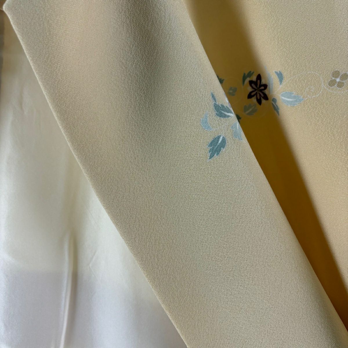 訪問服 身長167cm 袖長62cm S 雙層 帝王紫 落款あり 華紋 花唐草紋 刺繡 金絲 米色 純蠶絲 逸品級