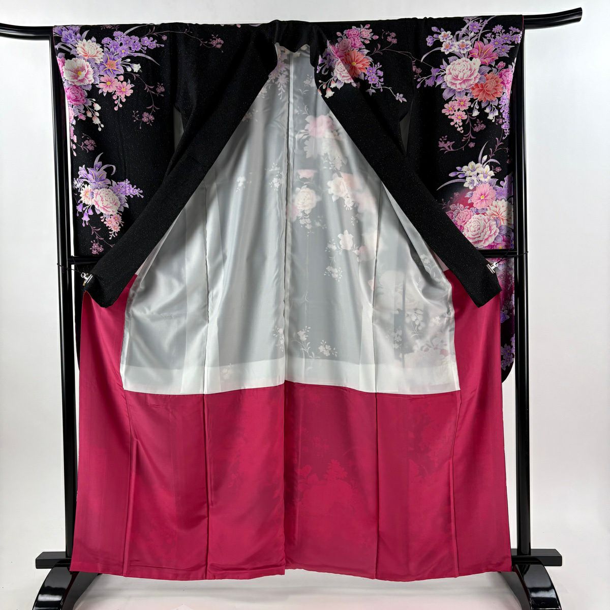 【美品】振袖禮服 身長163cm 袖長65.5cm M 雙層 草花紋紋 薔薇 金銀彩 黑 純蠶絲 逸品級