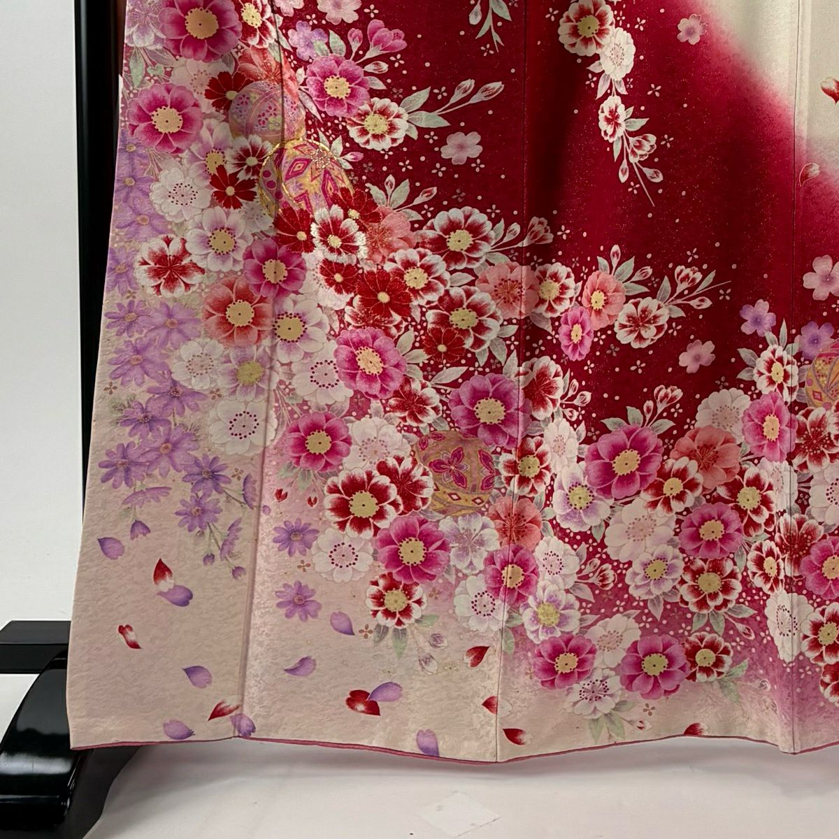 振袖禮服 身長166.5cm 袖長65.5cm M 雙層 手鞠 草花紋紋 銀通 金糸 紅 純蠶絲 逸品級